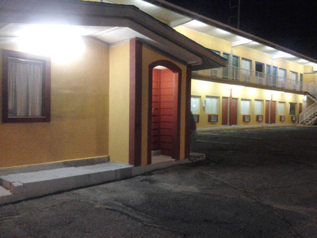 Sweets Inn Motel New Orleans Exterior photo